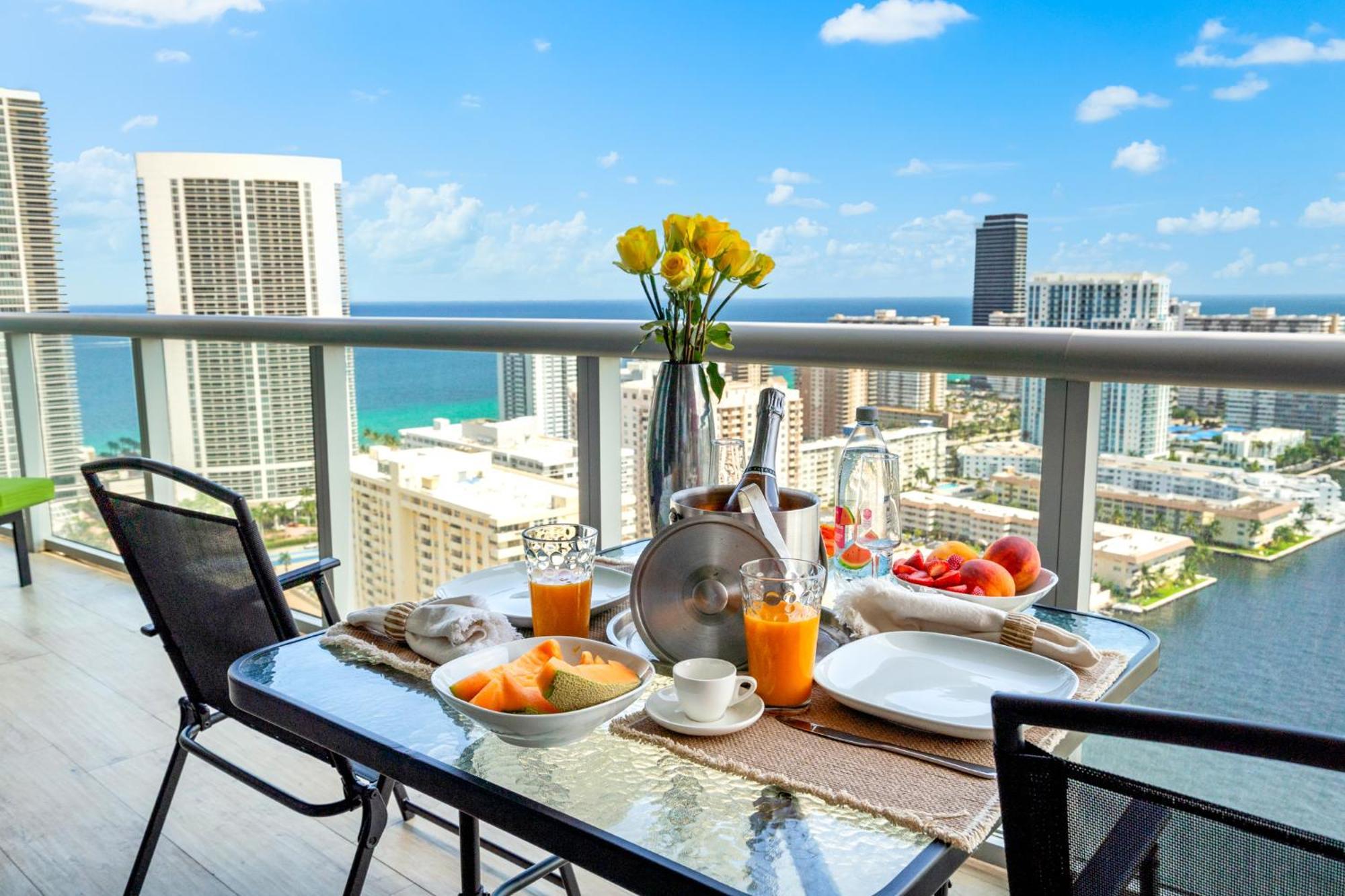 Ocean Views - Pool & Gym - Pet Friendly - Close To Beach Hallandale Beach Eksteriør bilde